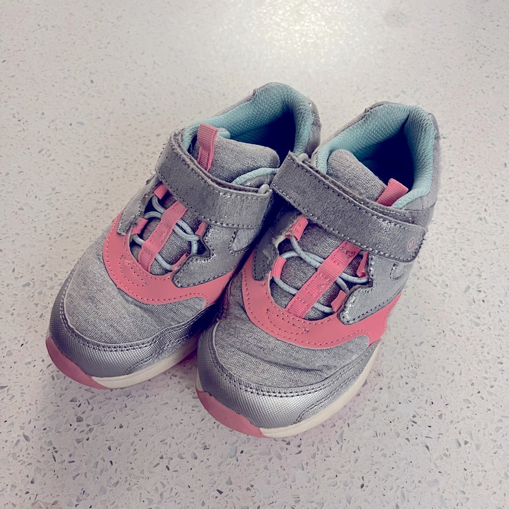 Girls Stride Rite Surprize Size 11 sneakers